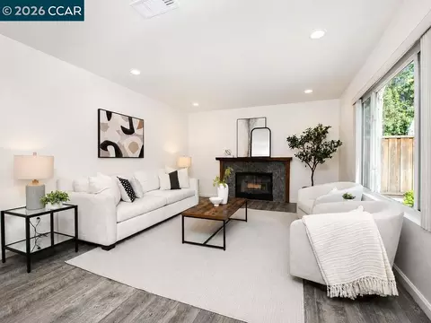Living - 508 Ross Cir, Martinez, CA 94553 photo 5 of 6