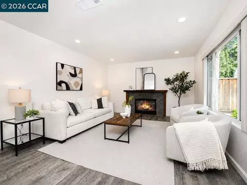 Living - 508 Ross Cir, Martinez, CA 94553 photo 4 of 6