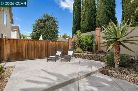 Exterior - 508 Ross Cir, Martinez, CA 94553 photo 4 of 7