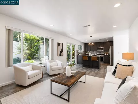 Living - 508 Ross Cir, Martinez, CA 94553 photo 6 of 6