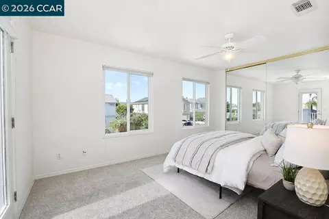 Bedroom - 508 Ross Cir, Martinez, CA 94553 photo 3 of 7