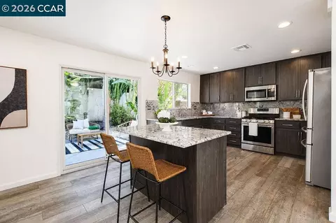 Kitchen - 508 Ross Cir, Martinez, CA 94553 photo 2 of 6