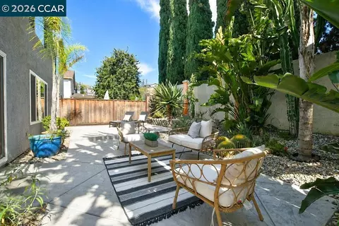 Exterior - 508 Ross Cir, Martinez, CA 94553 photo 6 of 7