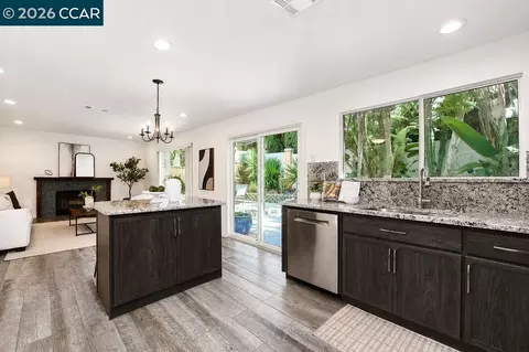 Kitchen - 508 Ross Cir, Martinez, CA 94553 photo 6 of 6