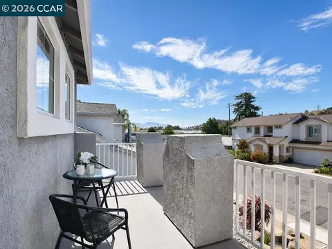 Exterior - 508 Ross Cir, Martinez, CA 94553 photo 3 of 7