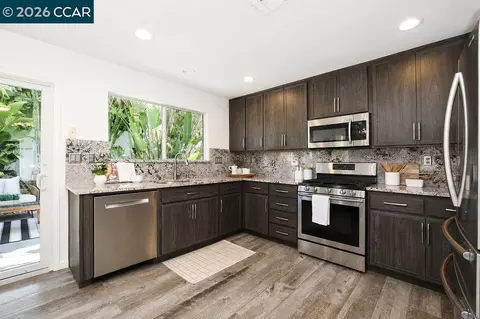 Kitchen - 508 Ross Cir, Martinez, CA 94553 photo 3 of 6