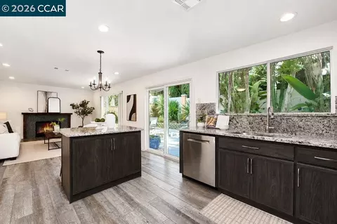 Kitchen - 508 Ross Cir, Martinez, CA 94553 photo 5 of 6