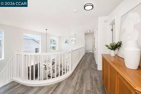 Entry Way - 508 Ross Cir, Martinez, CA 94553 photo 4 of 4