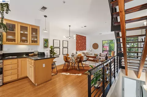 1215 Wood St, Oakland, CA 94607
