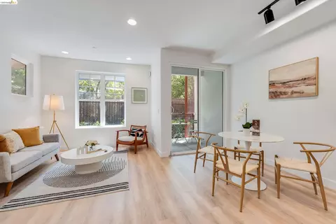 1121 40th St #4104, Emeryville, CA 94608