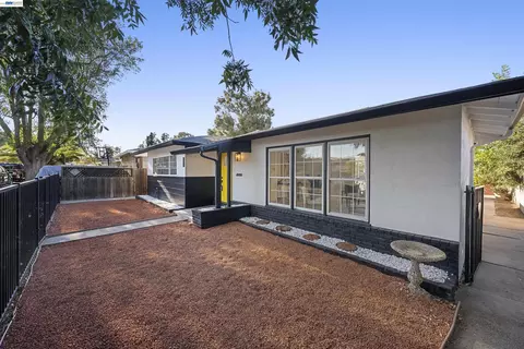 Exterior - 80 Clement Ave, Bay Point, CA 94565 photo 11 of 12