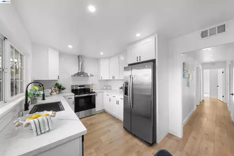 Kitchen - 80 Clement Ave, Bay Point, CA 94565 photo 2 of 3
