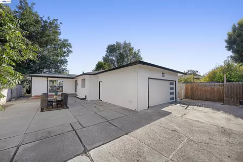 Exterior - 80 Clement Ave, Bay Point, CA 94565 photo 4 of 12