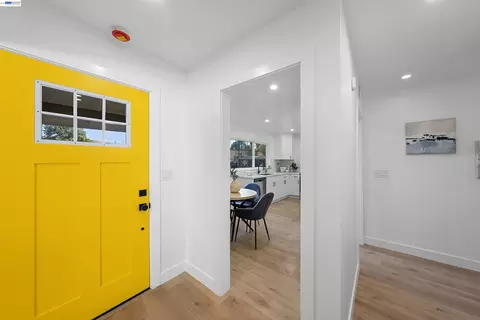Entry Way - 80 Clement Ave, Bay Point, CA 94565 photo 4 of 4