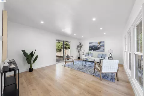 Living - 80 Clement Ave, Bay Point, CA 94565 photo 3 of 5