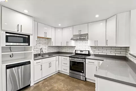Kitchen - 1451 13th St #1, Oakland, CA 94607 photo 2 of 3