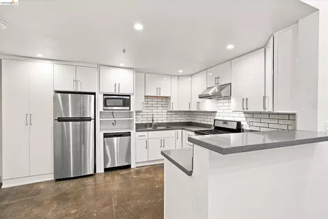 Kitchen - 1451 13th St #1, Oakland, CA 94607 photo 1 of 3