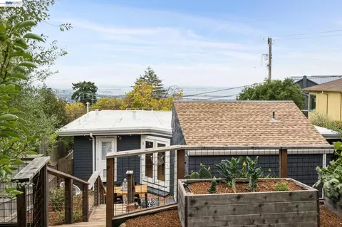 Exterior - 267 Cambridge Ave, Kensington, CA 94708 photo 4 of 8