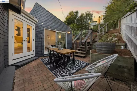 Exterior - 267 Cambridge Ave, Kensington, CA 94708 photo 3 of 8