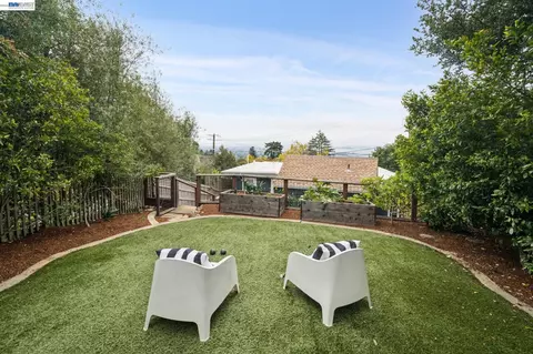 Exterior - 267 Cambridge Ave, Kensington, CA 94708 photo 7 of 8