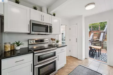 Kitchen - 267 Cambridge Ave, Kensington, CA 94708 photo 5 of 5