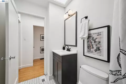Bath - 267 Cambridge Ave, Kensington, CA 94708 photo 2 of 3