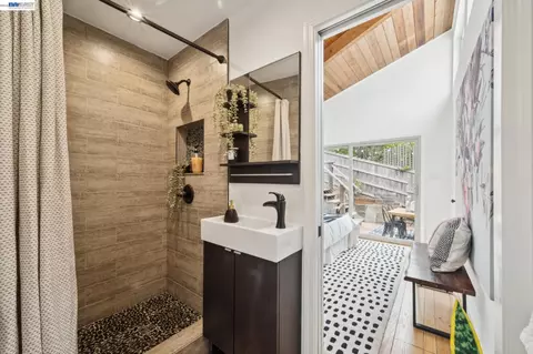 Bath - 267 Cambridge Ave, Kensington, CA 94708 photo 1 of 3