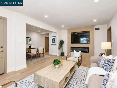 Living - 1024 Mariposa St, Vallejo, CA 94590 photo 4 of 4