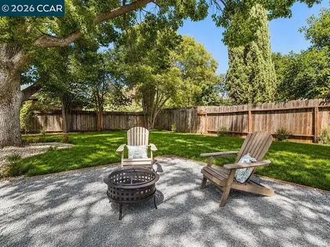 Exterior - 1024 Mariposa St, Vallejo, CA 94590 photo 9 of 10