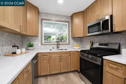 Kitchen - 1024 Mariposa St, Vallejo, CA 94590 photo 2 of 3
