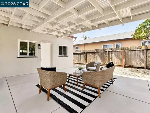 Exterior - 1024 Mariposa St, Vallejo, CA 94590 photo 5 of 10