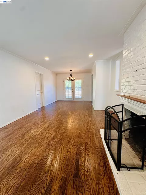 Living - 1580 Placer Dr, Concord, CA 94521 photo 1 of 2