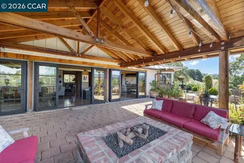 Exterior - 925 Beech Dr, Walnut Creek, CA 94596 photo 13 of 21