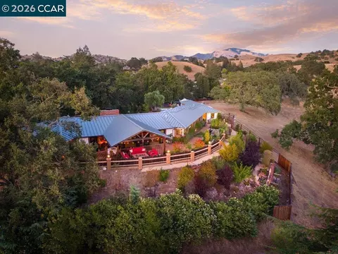 Exterior - 925 Beech Dr, Walnut Creek, CA 94596 photo 16 of 21