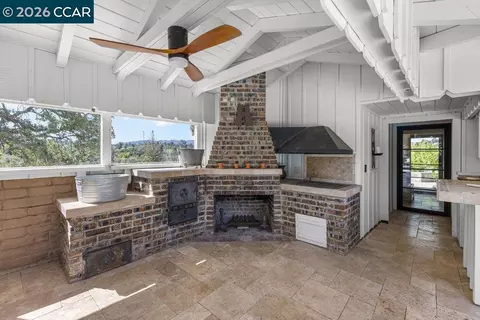 Exterior - 925 Beech Dr, Walnut Creek, CA 94596 photo 6 of 21