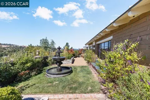 Exterior - 925 Beech Dr, Walnut Creek, CA 94596 photo 8 of 21