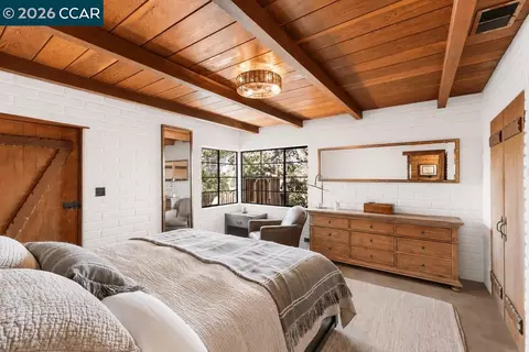 Bedroom - 925 Beech Dr, Walnut Creek, CA 94596 photo 2 of 6