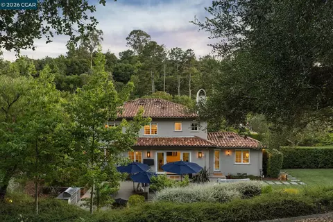 31 Sandy Ct, Orinda, CA 94563