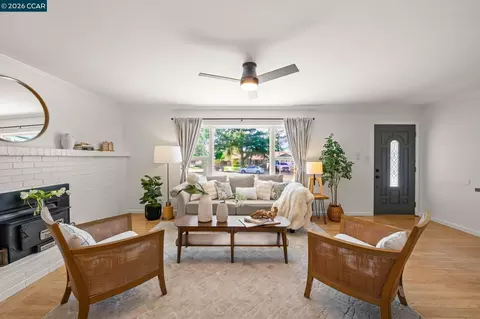 Living - 330 Michell Ct, Livermore, CA 94551 photo 1 of 5