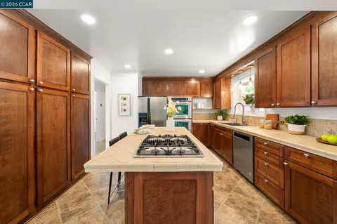 Kitchen - 330 Michell Ct, Livermore, CA 94551 photo 4 of 7