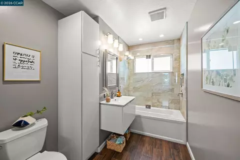 Bath - 330 Michell Ct, Livermore, CA 94551 photo 2 of 4