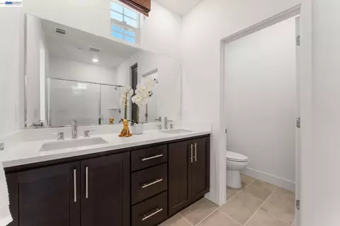 Bath - 37677 Bay Breeze St, Newark, CA 94560 photo 3 of 4