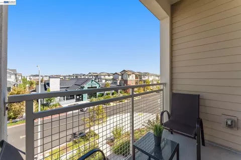 Exterior - 37677 Bay Breeze St, Newark, CA 94560 photo 5 of 7