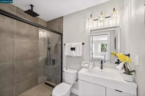 Bath - 4348 Cowell Rd, Concord, CA 94518 photo 3 of 7