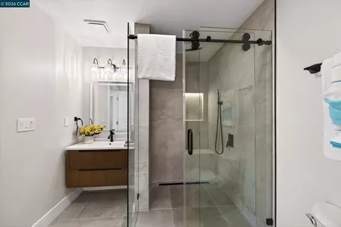 Bath - 4348 Cowell Rd, Concord, CA 94518 photo 4 of 7