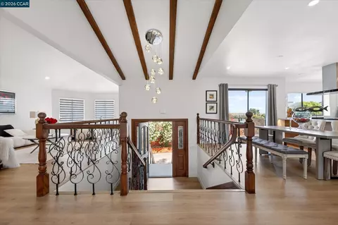 Entry Way - 4348 Cowell Rd, Concord, CA 94518 photo 2 of 6