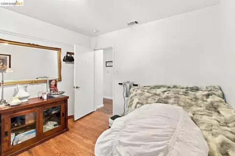 Bedroom - 209 Fleming Ave, Vallejo, CA 94590 photo 7 of 9