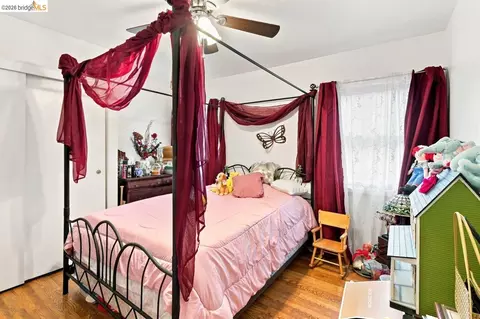 Bedroom - 209 Fleming Ave, Vallejo, CA 94590 photo 2 of 9