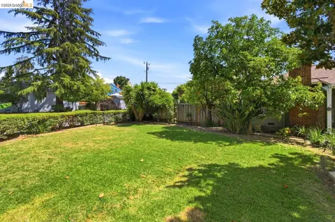 Exterior - 209 Fleming Ave, Vallejo, CA 94590 photo 5 of 9