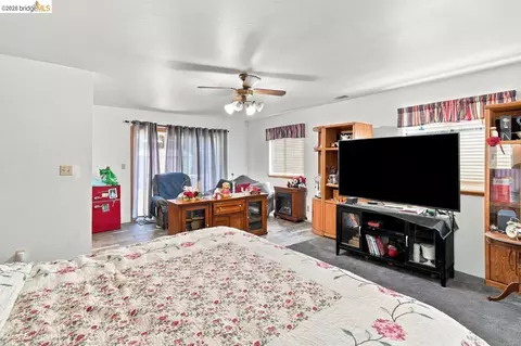 Bedroom - 209 Fleming Ave, Vallejo, CA 94590 photo 3 of 9